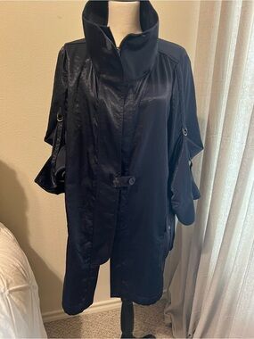 Navy Sleek Lightweight Trench Coat with Roll-Tab Sleeves Worth L